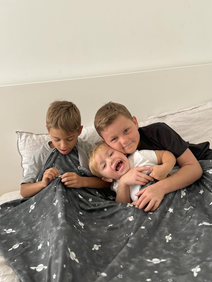 ElegearHome's tweet photo. Out-of-this-world glow, sub-zero chill. ๐๐ง Soft, breathable, and magical enough to make bedtime the favorite part of their day. ๐๐ด
๐โก๏ธ https://t.co/vkCzCYjyWk
#arcchill #glowinthedark #kidsroom #staycool #hotsleeper #goodnight #sleepsolutions #homeessentials https://t.co/vsRdShJHAY