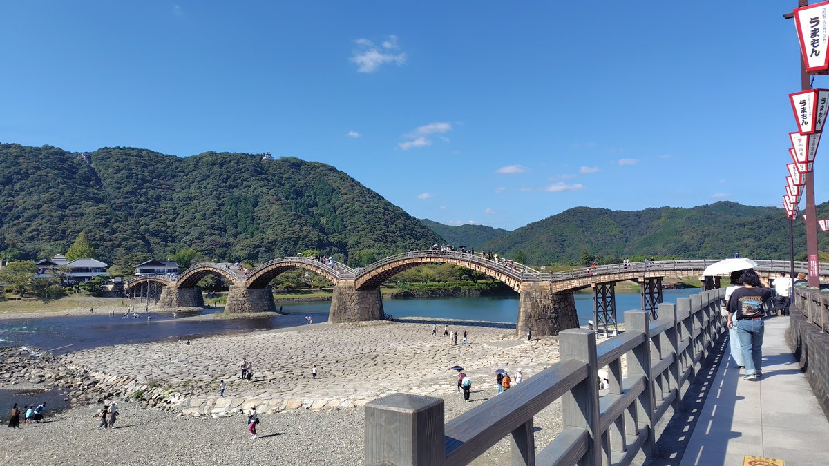 x_junk71_x's tweet photo. 錦帯橋にて瓦そばを喰らう https://t.co/U6N4mjXzwY