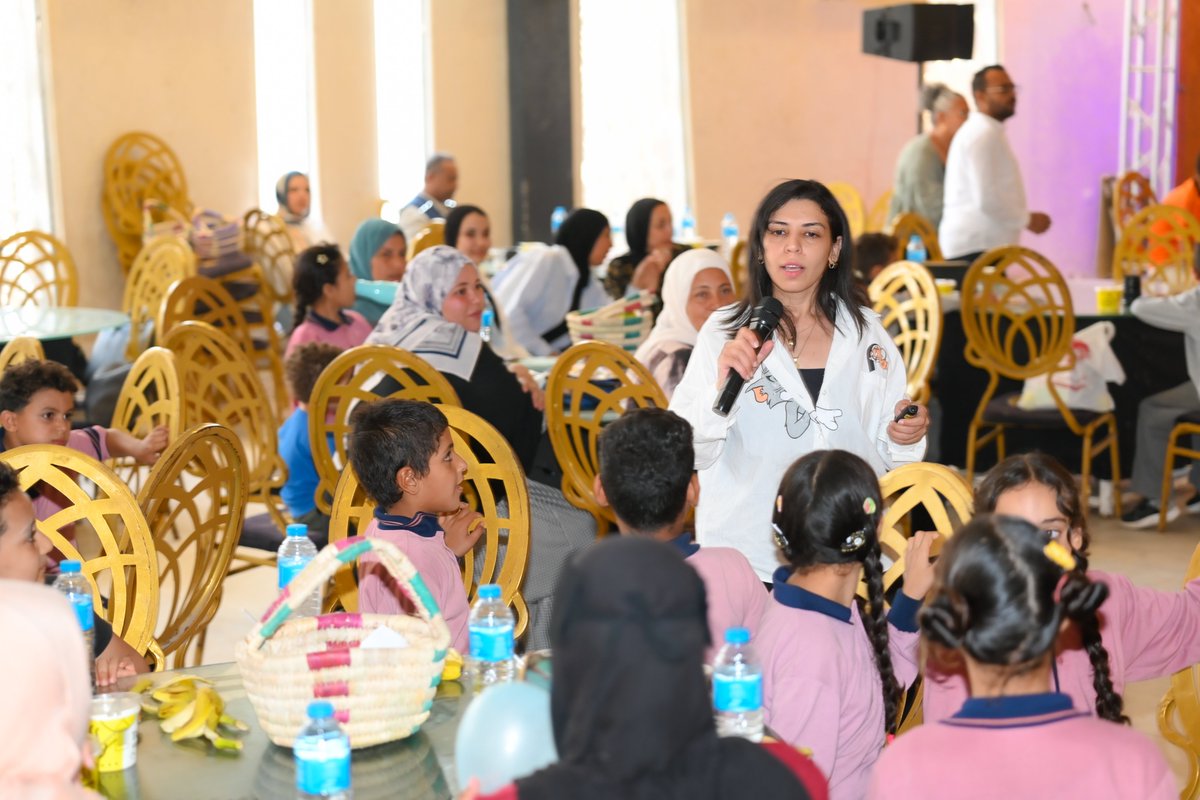 FAOEgypt's tweet photo. 🍎🥛 As part of the national campaign to combat stunting &amp; malnutrition, we joined students in #KafrElSheikh🇪🇬 for an interactive day on proper nutrition and healthy food choices, ending with a tasting of nutritious, delicious date-based snacks.🌴 https://t.co/Bf45a7QMns
