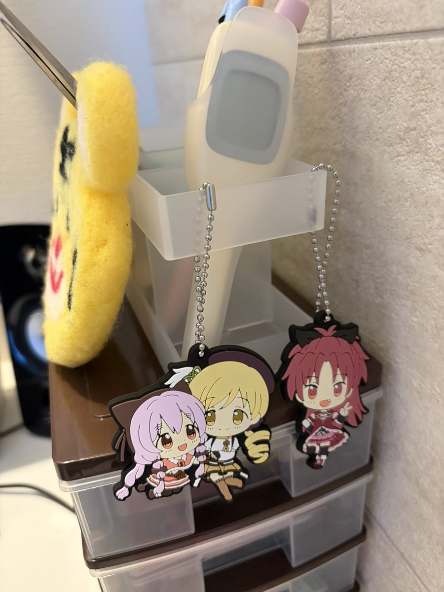 akabe_NT's tweet photo. ガチャガチャラバストを入手した
中学時代を思い出してアツい https://t.co/7ZmDrKi7In
