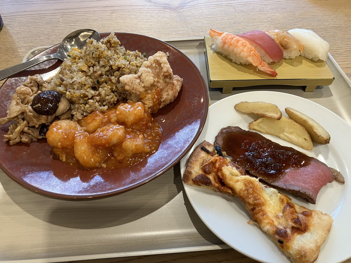 777Pacho777's tweet photo. 夜飯はホテルバイキング。　
今日ちょい負けだから食べた後取り返しに行きます。 https://t.co/w0qygJpqT8