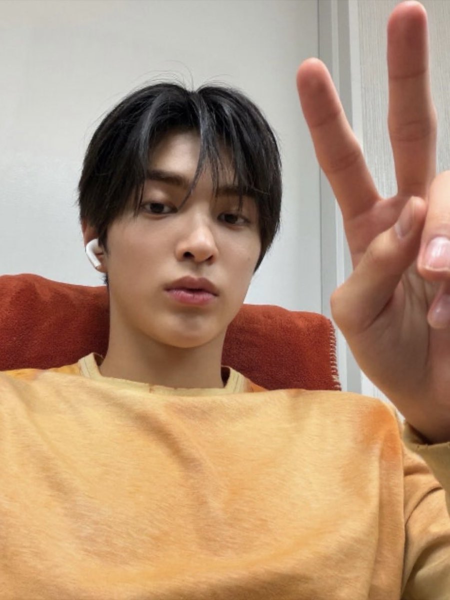konooooo1402's tweet photo. @KEONHOHEAVEN IKEONIC한 KEONHO의 음색이 ACEKEON MAKNAE다운 밝음을 가득 담아

MC KEONHO CENTER STAGE

#KEONichiwaJapan
#ゴンホ一番星
#KEONHO #건호 https://t.co/gvyQ6WXwgU