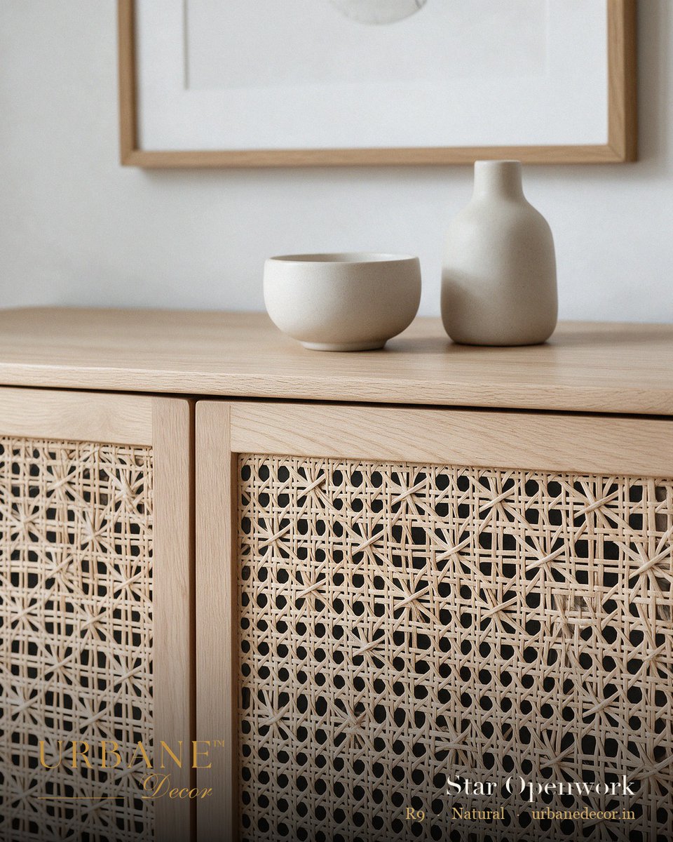 UrbaneDecor24's tweet photo. Star Openwork, Natural.

Bleached cane in a six-point star lattice. One roll (750 x 60 cm, about 50 sq ft) doing a headboard wall, a folding screen and sideboard fronts. (Ref. R9)

Samples on request. Dispatch in 24h, same-day in Mumbai.
https://t.co/JVBx9eSLw4 https://t.co/P00s0mdAiF