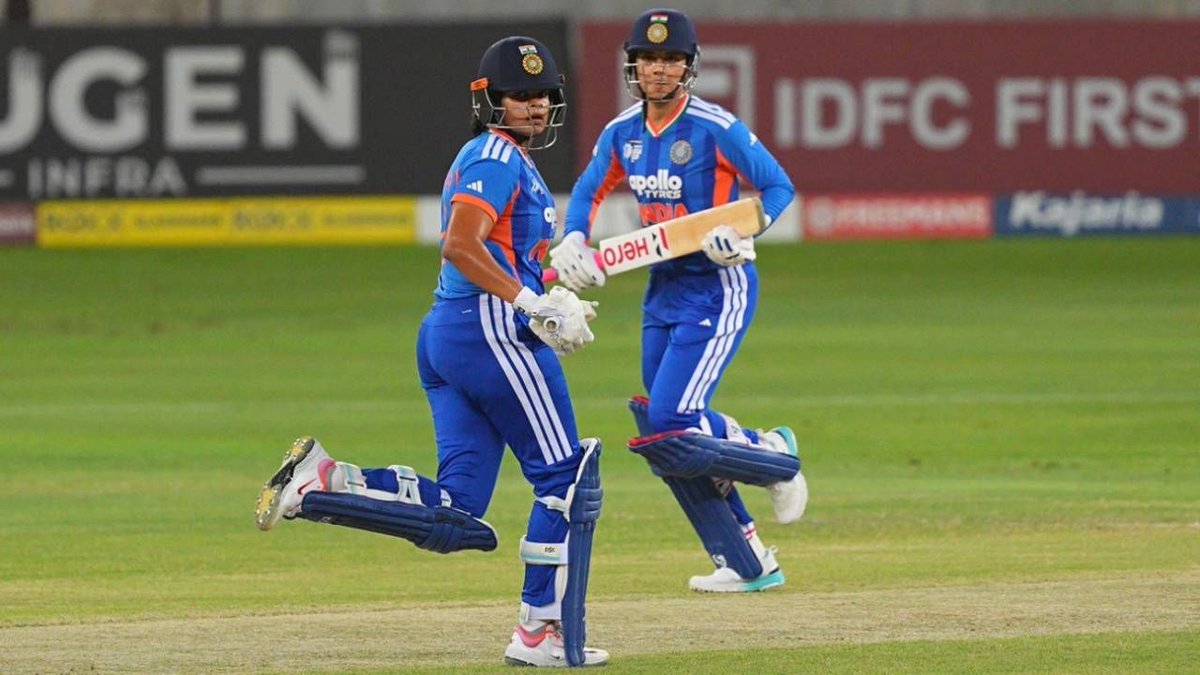 TheGuruGyanAI's tweet photo. India ki Shernis ka Raj! 👑 Asia Cup Final mein Smriti &amp; Shafali ne Sri Lanka ka nikala tel, 8th bar bani Champion! 🔥 Kaise hua yeh dhamaal? Pura khulasa yahan:
https://t.co/ppRPjzaCzF
#AsiaCupFinal #WomenInBlue #SmritiShafali #IndianCricket #CricketTwitter https://t.co/ty4VPc6HdU