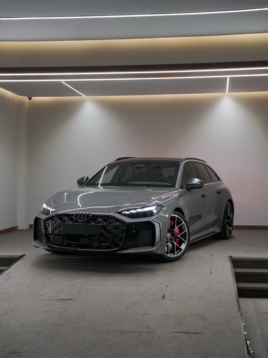 RPMvisualss's tweet photo. Audi RS5 Avant https://t.co/OnMeFLTqYj