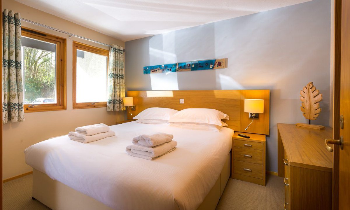 TheHolidayCots's tweet photo. 🍂 Autumn & Winter Savings at Keswick Bridge 🍂
Enjoy a peaceful off-peak escape to the Lake District with 20% off all 7-night Autumn and Winter stays at Keswick Bridge. 🏡
🛏️ 8
https://t.co/axActUum5O
#KeswickBridge #Keswick #LakeDistrict #AutumnBreak #WinterBreak #Cumbria https://t.co/29tdLmvZRj