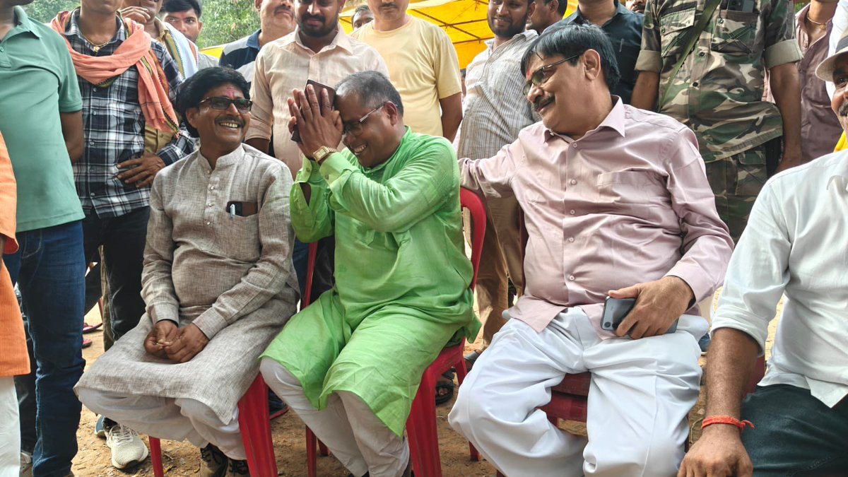 AliRajaJMM's tweet photo. हम सभी कार्यकर्ताओं की स्पष्ट माँग है कि विधायक के साथ कथित साठगांठ को देखते हुए झामुमो जिलाध्यक्ष को तत्काल प्रभाव से पार्टी की प्राथमिक सदस्यता से निष्कासित किया जाए।

@HemantSorenJMM @MithileshJMM  @VinodPandeyJMM @JmmJharkhand https://t.co/ROxbTUvC3a
