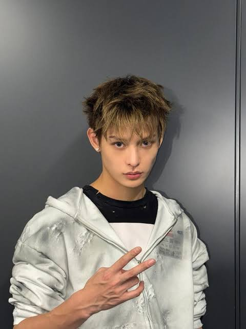 mimut1410's tweet photo. どの瞬間を切り取っても絵になるJAMES CHAOがすごすぎる。CHAO ENERGYがしっかり伝わってきて、IDEA BANKのセンスとJAMACEの存在感が際立ってる。
JAMES DRIFTS THROUGH THE FLAMES
#JAMESOnTrack
#ジェームス #제임스
#CORTIS_InkigayoTokyo https://t.co/kogLVGXDpP