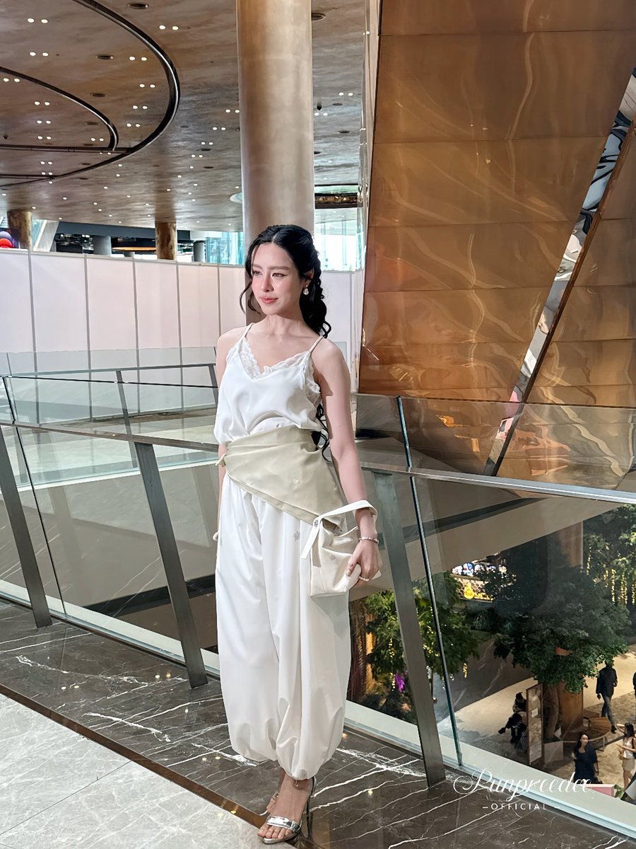 PeaPeaOfficial's tweet photo. วันนี้มาในลุคจากแบรนด์ WACAY ค่า🫪💕✨

PUNPREEDEE AT EFW2026 

#ELLEFashionWeek2026 https://t.co/Q4CrCGbPtH