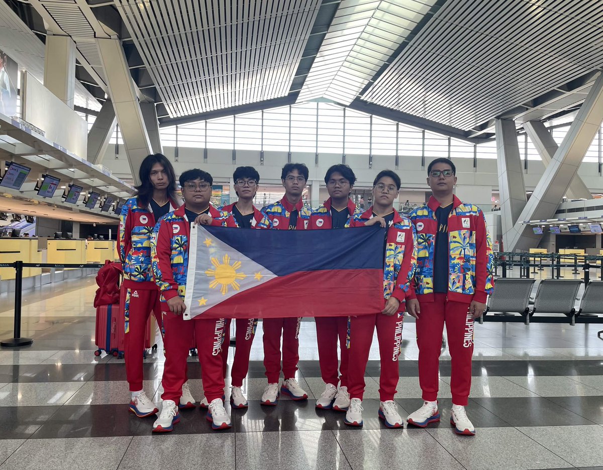 keigodori's tweet photo. The Philippine IDV team is off to Japan today! Good luck Team PH! 🇵🇭🇵🇭🇵🇭 https://t.co/HdWL8zNRtY