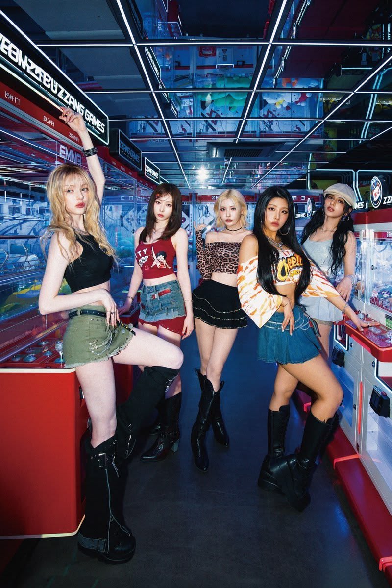 Sugarcoat269746's tweet photo. Few years ago tiLLie song “peachy” went viral in Korea. Now she have collab “Neurotox:in” with k-pop group X:in. 
Source: https://t.co/6ncETBxzli
#XIN #엑신
#ChainReaction #ZZIRIT https://t.co/ISbKbJoutu