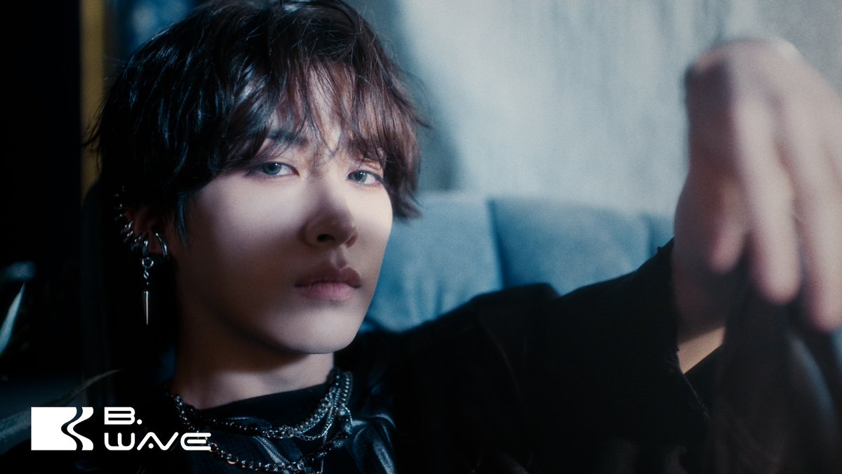 official_ONEUS's tweet photo. ONEUS 12TH EP [FIRST LIGHT : 井]

MV TEASER 
▶ https://t.co/I9G2rE6lSg

✨ 2026.09.23 6PM (KST)

#원어스 #ONEUS 
#FIRST_LIGHT_井 #눈을돌리지마 https://t.co/1yqxKkFEvA