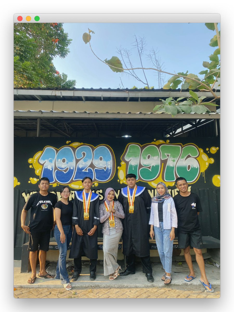 chepep's tweet photo. Mergo warungku dinggo tongkrongan cah kotamadya karo cah kabupaten, do nongkrong bareng nganti lulus bareng. https://t.co/bV6dqbpcHM