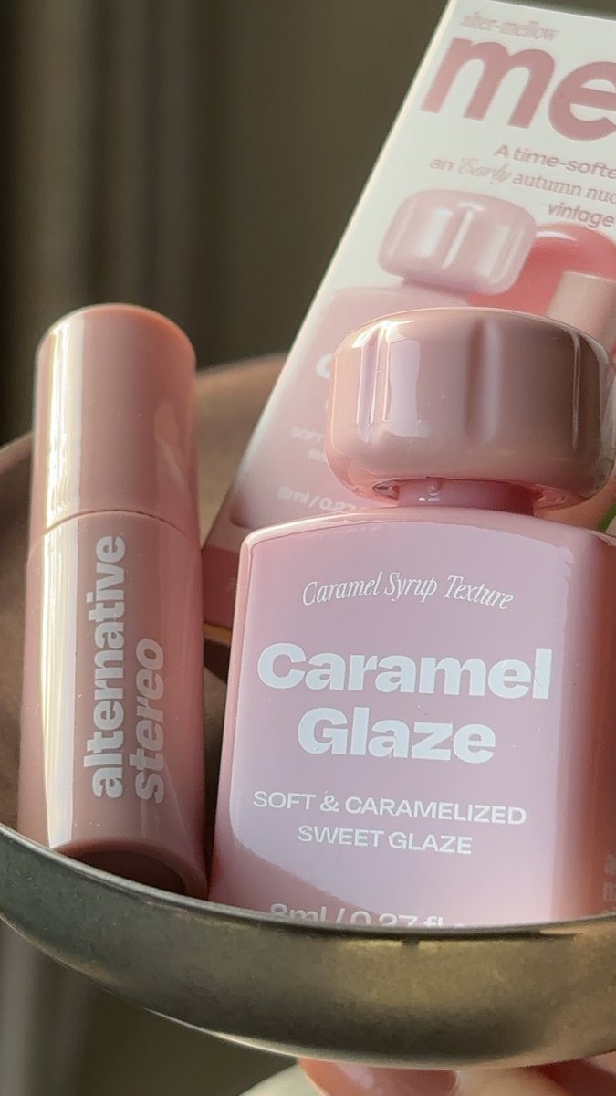 ___busybee's tweet photo. alternative stereo 🥀 gifted
( caramel glaze no.17 baby pink )

グレイスの艶感とミルキーなピンクと
ベルベットティントのモーヴっぽさの
あるカラーがたまらなく可愛いです💓 https://t.co/iKYgoUhP36