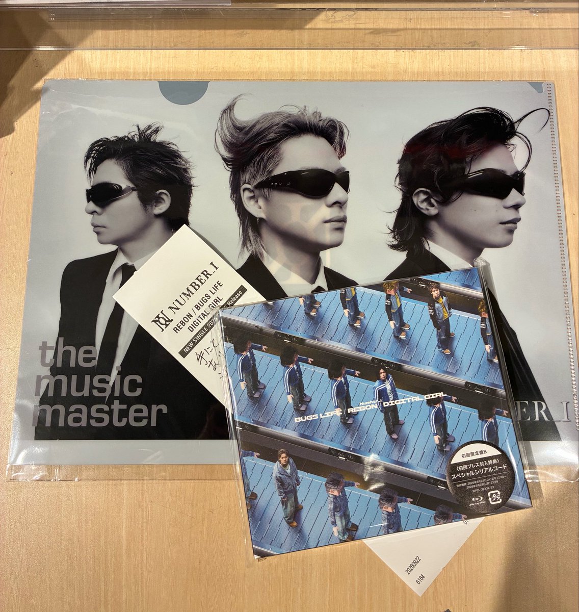 weMF9kScNHNsZN8's tweet photo. 渋谷HMV

⚠️これから予約なく店頭で購入を考えてる方へ
A.Ｂ.のBlu-rayだけ販売してます。
CDは全て売り切れました。
これから並ぶ方、注意してくださいとの事です

#Number_i
  #NiREBONBUGSLIFE https://t.co/jBaUhDLAZZ