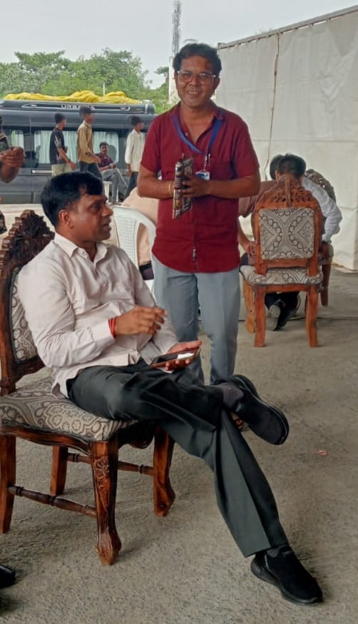 gssmp_org's tweet photo. ग्रामीण पर्यटन: फील्ड कोऑर्डिनेटर श्री अभय मिश्रा ने रीवा कलेक्टर श्री नरेन्द्र सूर्यवंशी जी से भेंट कर पूर्वा एवं गोदहा में ग्रामीण पर्यटन, होमस्टे और स्थानीय संस्कृति के प्रचार-प्रसार पर चर्चा की।
#gramsudharsamiti
@MPTourism https://t.co/U5YxpUx0Qp