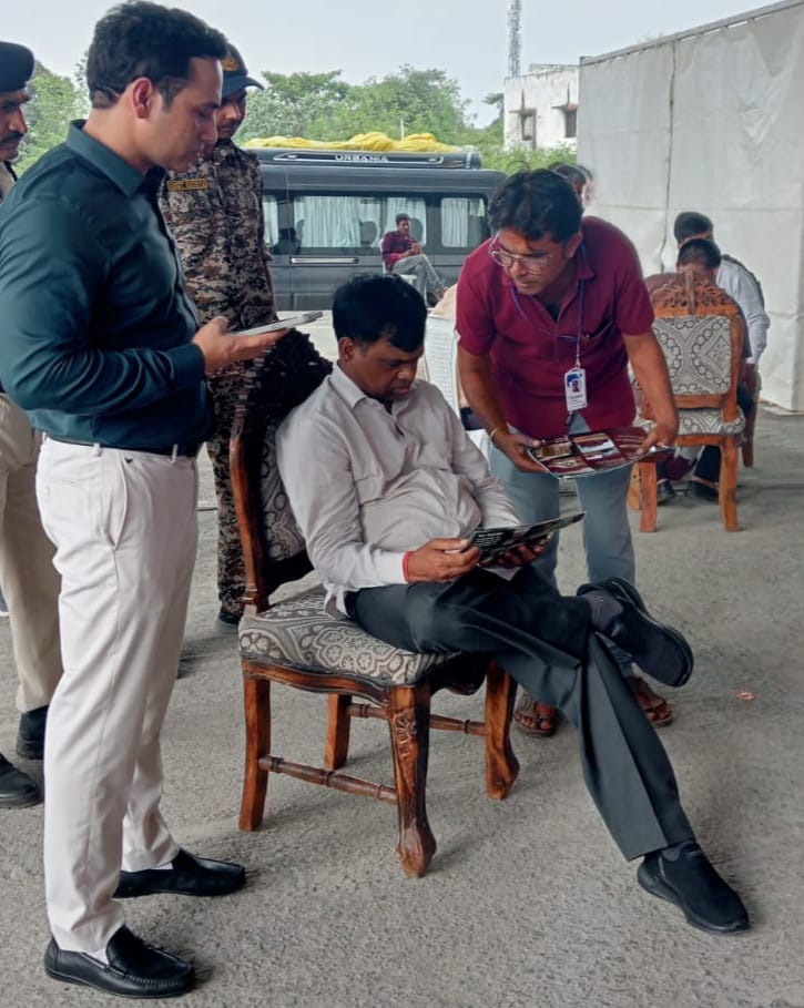 gssmp_org's tweet photo. ग्रामीण पर्यटन: फील्ड कोऑर्डिनेटर श्री अभय मिश्रा ने रीवा कलेक्टर श्री नरेन्द्र सूर्यवंशी जी से भेंट कर पूर्वा एवं गोदहा में ग्रामीण पर्यटन, होमस्टे और स्थानीय संस्कृति के प्रचार-प्रसार पर चर्चा की।
#gramsudharsamiti
@MPTourism https://t.co/U5YxpUx0Qp