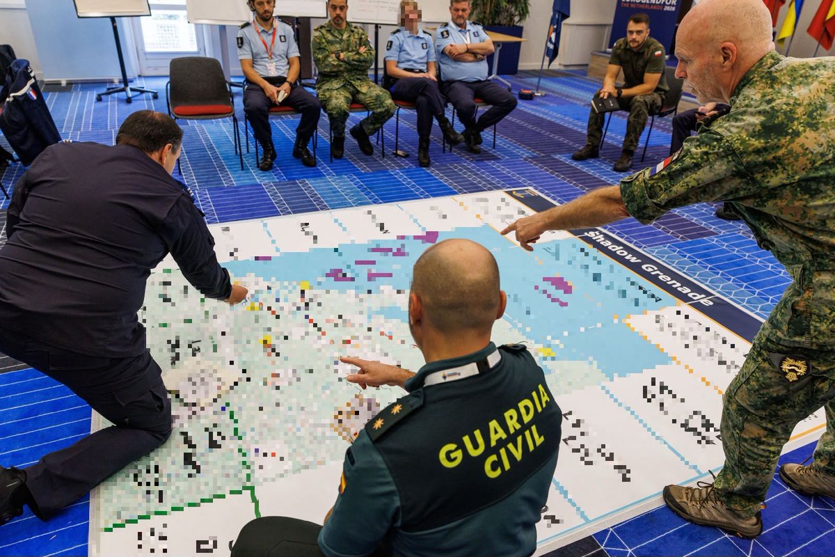 Eurogendfor's tweet photo. The European Gendarmerie Force (EUROGENDFOR) took part in “Shadow Grenade”, a Tabletop Exercise (TTX) hosted by the Royal Netherlands Marechaussee, the current Chair of EUROGENDFOR.

#EUROGENDFOR #HybridThreats #CrisisManagement #CommandAndControl #LexPaciferat https://t.co/F405ww0N8D