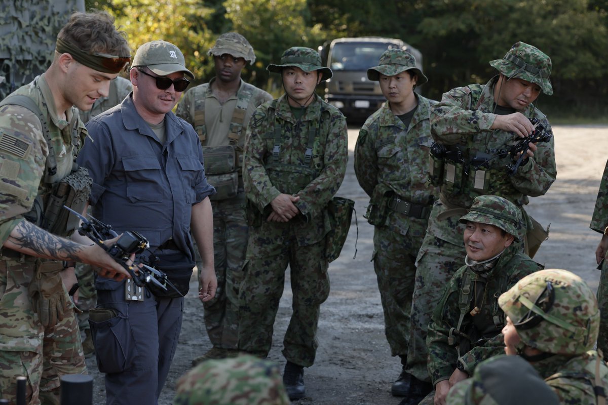 11b_na_jgsdf's tweet photo. 【装備品の取り扱い訓練】
#防衛省 #陸自 #自衛隊 #orientshield #OS26 #日米豪共同 https://t.co/5aMfYuaVd6