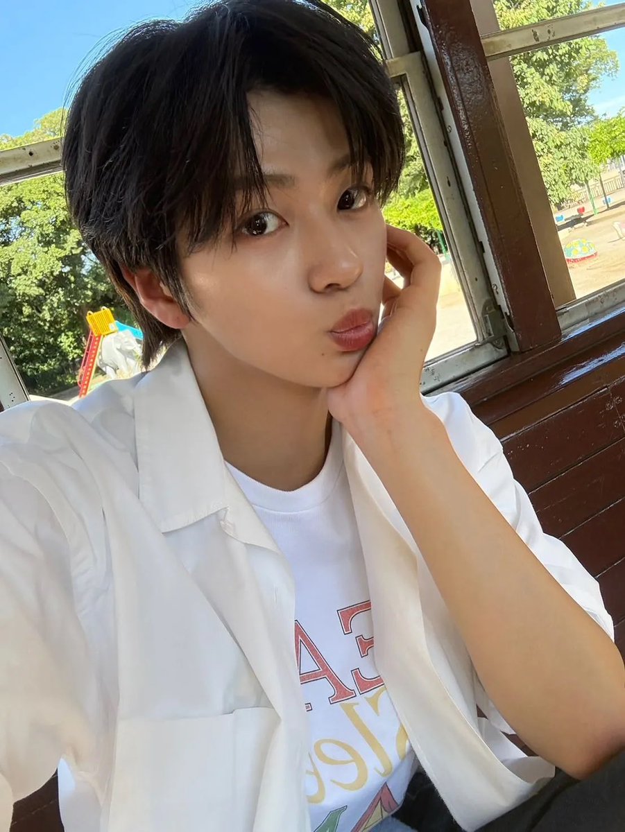 pozzidesu's tweet photo. 이 이뽀니 누구야.ᐟ.ᐟ.ᐟ
청량과다상태 https://t.co/ryOayybP3C