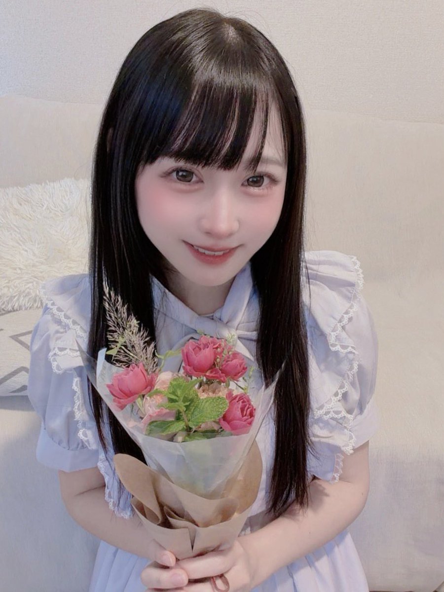 amatsuuni's tweet photo. 【ご報告】
この度2.5次元アイドルグループ
「ごえんズっ！」の清純派、白担当！

地雷チャンですっ！！！

※ネタじゃありません。
本当にデビューしました！！！

みんな推してね！！！
よろぴく！

#拡散希望 https://t.co/fqnu1jaTLT