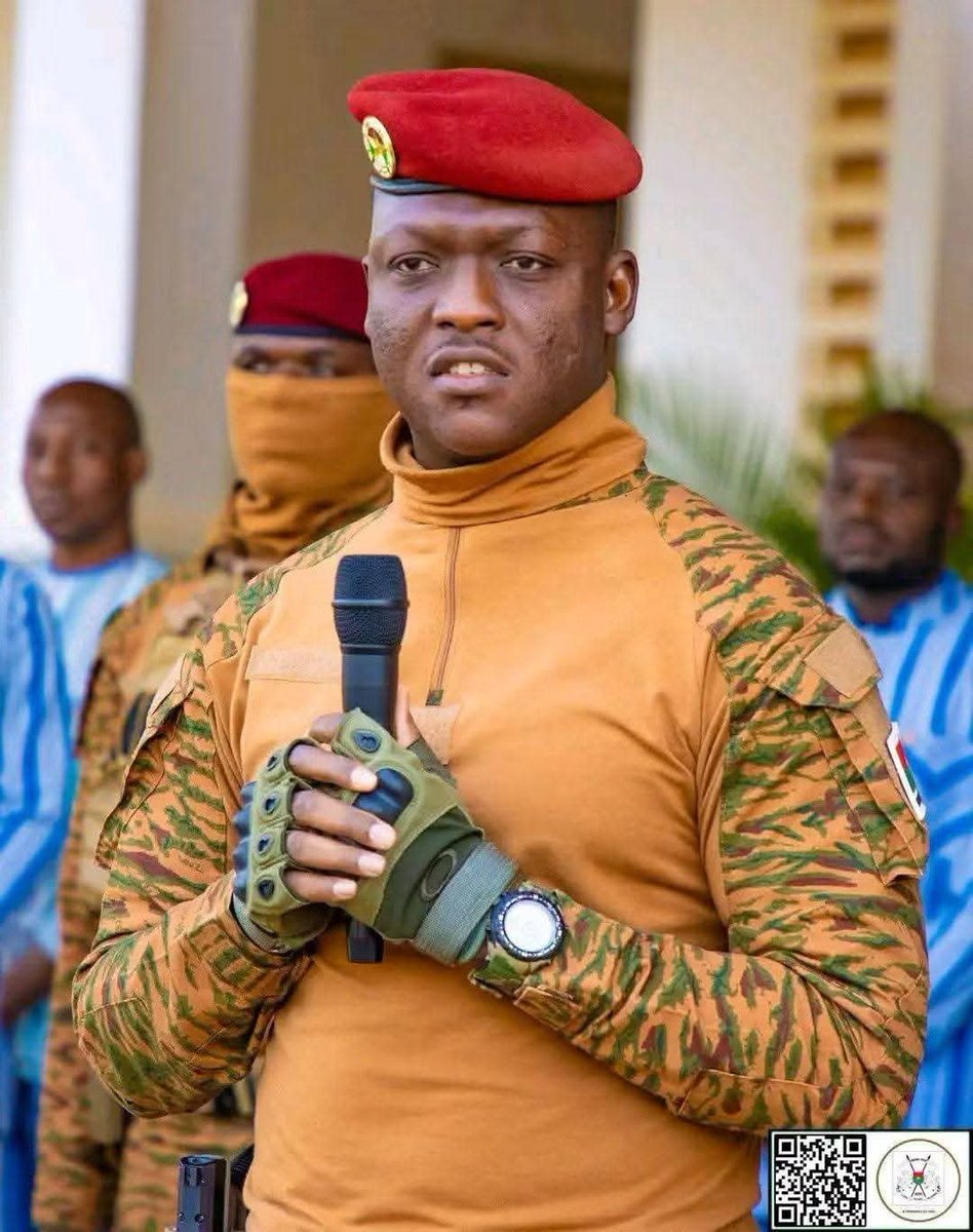 emmanutapsoba's tweet photo. #Burkina🇧🇫 Les blindés français que nous achetions coûtaient près de 500 millions l’unité

FASO ARMOR est secrète et nous ne la montrerons à personne ceux qui ont demandé à voir la société ne la verront jamais le projet a été conçu par une entreprise burkinabè et réalisé par eux https://t.co/z4hsftpHh5