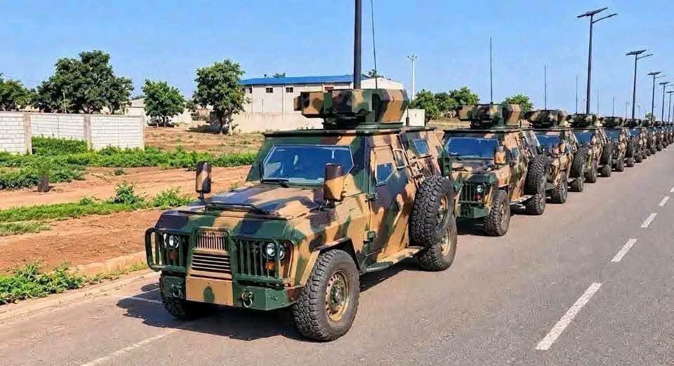 emmanutapsoba's tweet photo. #Burkina🇧🇫 Les blindés français que nous achetions coûtaient près de 500 millions l’unité

FASO ARMOR est secrète et nous ne la montrerons à personne ceux qui ont demandé à voir la société ne la verront jamais le projet a été conçu par une entreprise burkinabè et réalisé par eux https://t.co/z4hsftpHh5