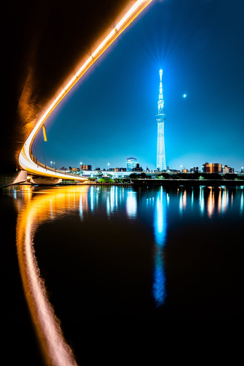 murakami_twi's tweet photo. 夜景とC構図の組み合わせは最高でしょ？ https://t.co/Xy3Tl4EE2W