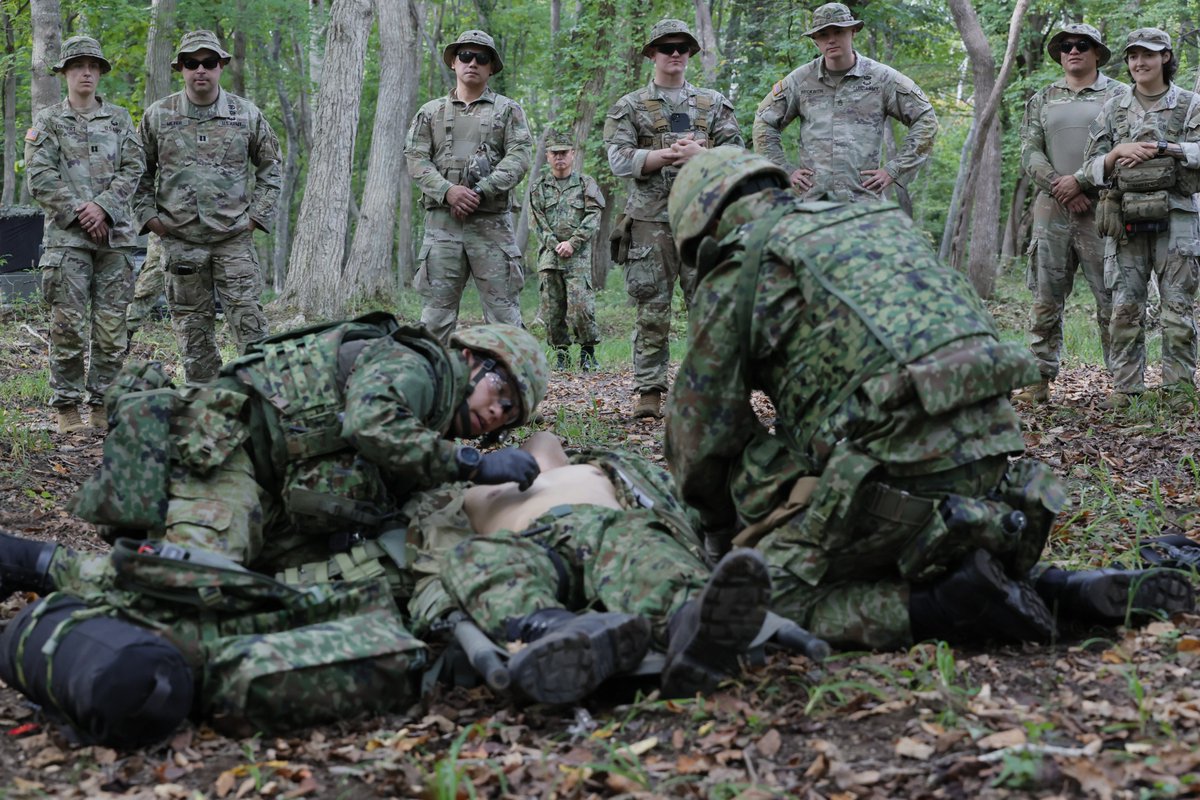 11b_na_jgsdf's tweet photo. 第11旅団は、オリエント・シールド26を継続中です。
今回は衛生訓練、装備品の取り扱い訓練、除染訓練及び患者輸送訓練の景況をご覧ください。
【衛生訓練】
#防衛省 #陸自 #自衛隊 #orientshield #OS26 #日米豪共同 https://t.co/bUkSFiELGX