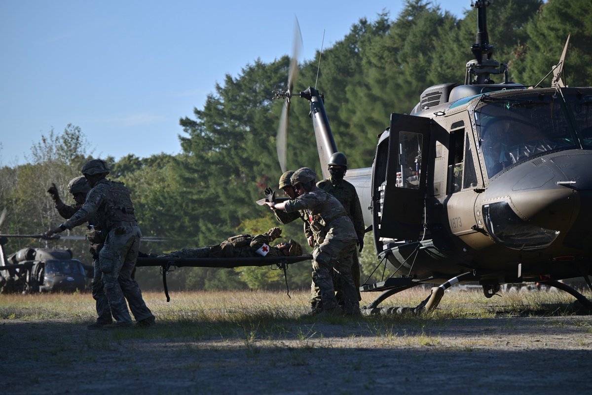 11b_na_jgsdf's tweet photo. 第11旅団は、オリエント・シールド26を継続中です。
今回は衛生訓練、装備品の取り扱い訓練、除染訓練及び患者輸送訓練の景況をご覧ください。
【衛生訓練】
#防衛省 #陸自 #自衛隊 #orientshield #OS26 #日米豪共同 https://t.co/bUkSFiELGX