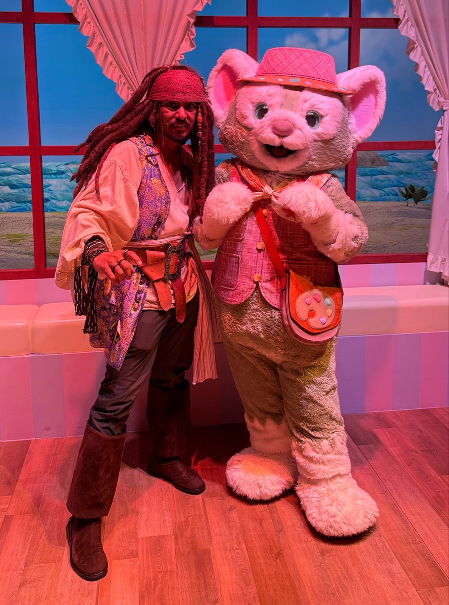 disney_jack's tweet photo. プルート、ジェラトーニ、シェリーメイ、モアナに会えました😄
今日は平日なので待ち時間は凄く短かったです😄 https://t.co/J212q98qkL