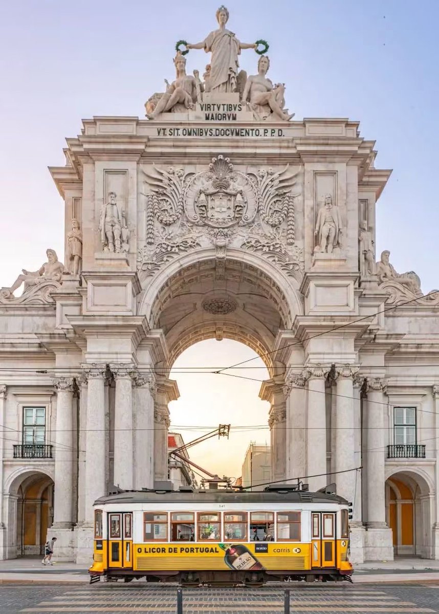 PrettyCitiesX's tweet photo. Lisbon Portugal 🇵🇹 https://t.co/r8QIgj9SoR