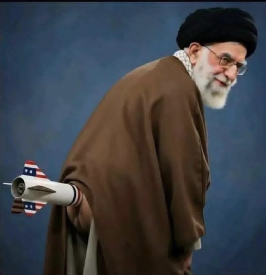 DownUnd89092582's tweet photo. @AaRrMm313 معلومه که جاکشی بیش نبود 🤣🤣🤣 https://t.co/fEQlgMxWb0