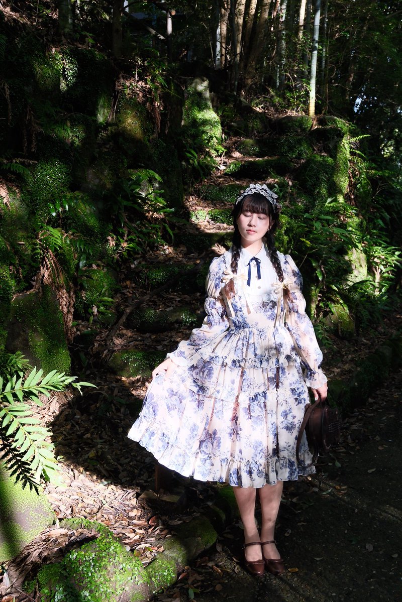 eating23333's tweet photo. ローズ🥀 in 🌳 https://t.co/G5tr9Wt4Cp