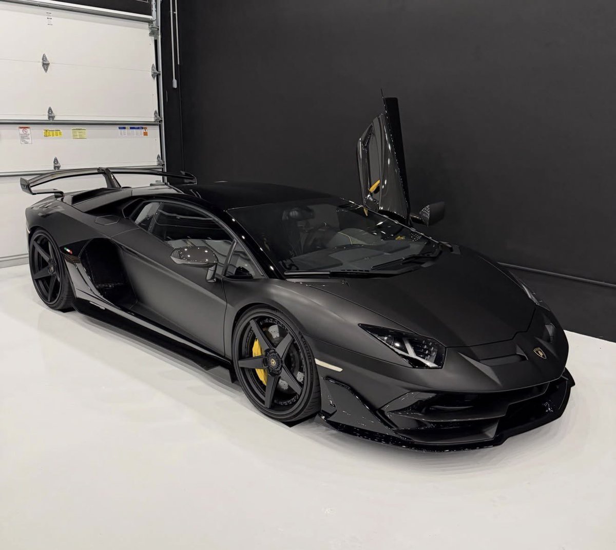 KingAnt's tweet photo. 1 AntHood = 1 Lamborghini. 

1,111 seats. 

That’s the whole tweet. https://t.co/wrkXEWxCuy