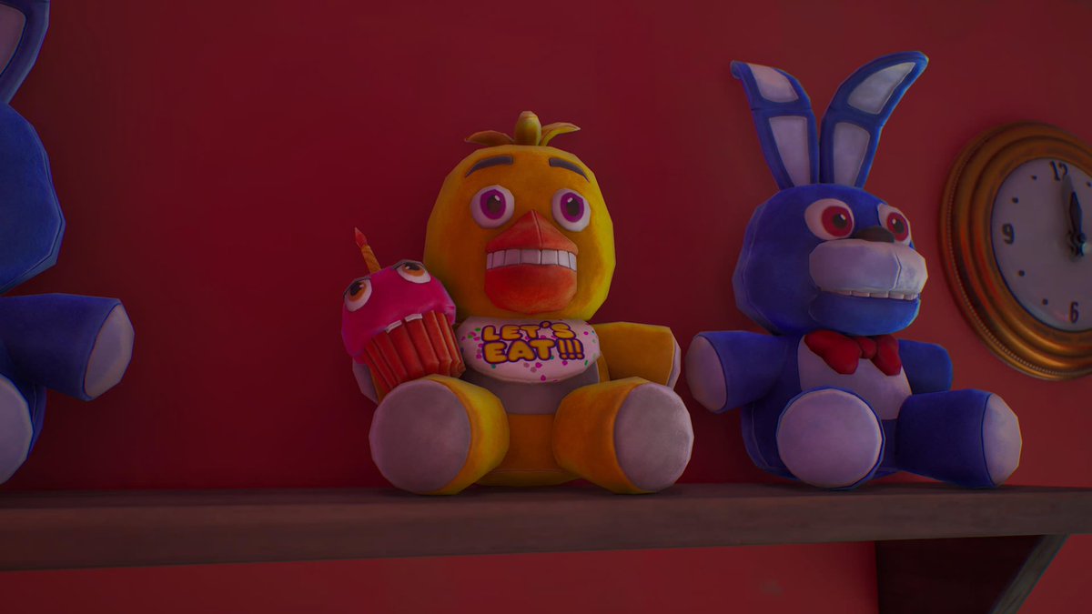 MrBonnieWoods's tweet photo. The Freddy and Chica plushy’s look so goofy to me 😭 https://t.co/b3NY5y9LcZ