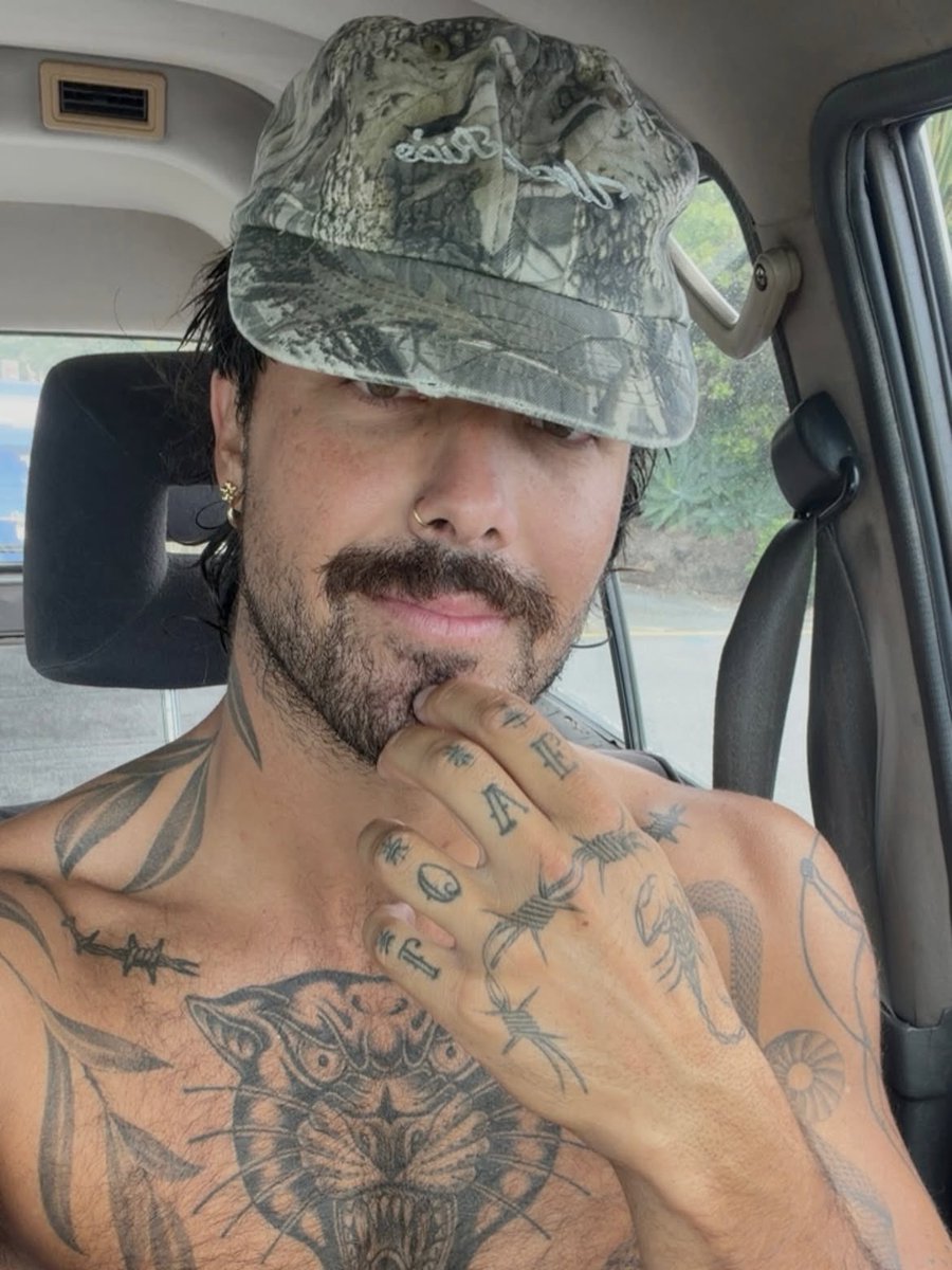 rideuhhharley's tweet photo. What is up!! The name is Cyrus, Harley if ur nasty. Uhh idk what to do for my intro, so here is my current vibe check. Qrt with urs and I’ll see if u passed my secret test made up in my head or not #collinaintro https://t.co/i5tmRiUhwb