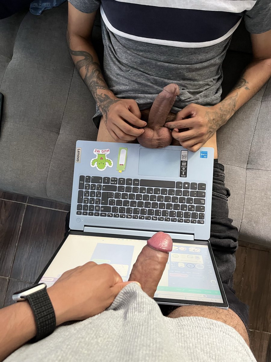 jass_pipper's tweet photo. Estaba haciendo tarea con mi compa cuando de repente se caco la verga y terminamos cogiendo 🥵🍆 https://t.co/rQly6jcQ8Z