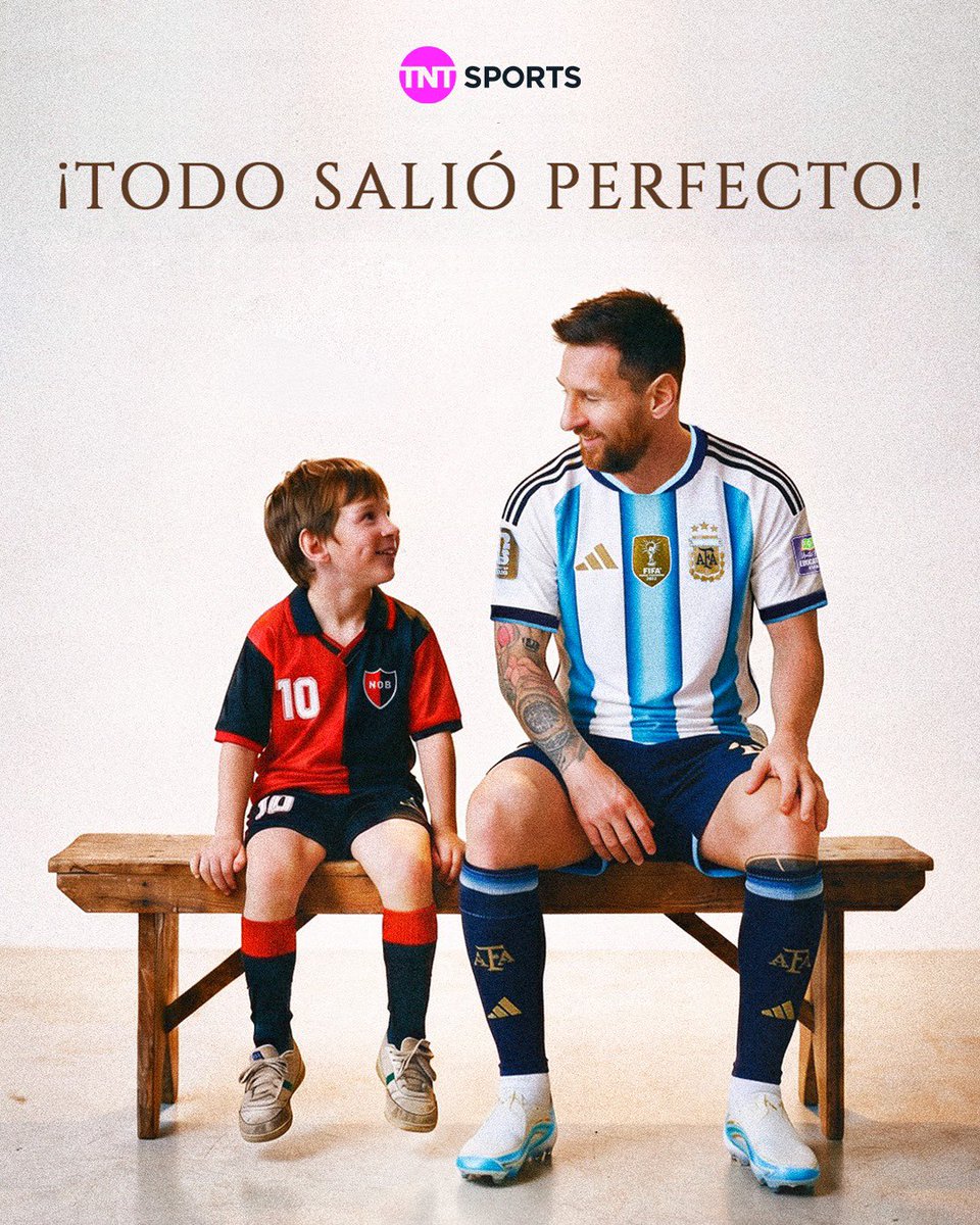 yacotera's tweet photo. #AD10S capitán!! 🩵🤍 #GraciasMessi https://t.co/hoonJpV8T8