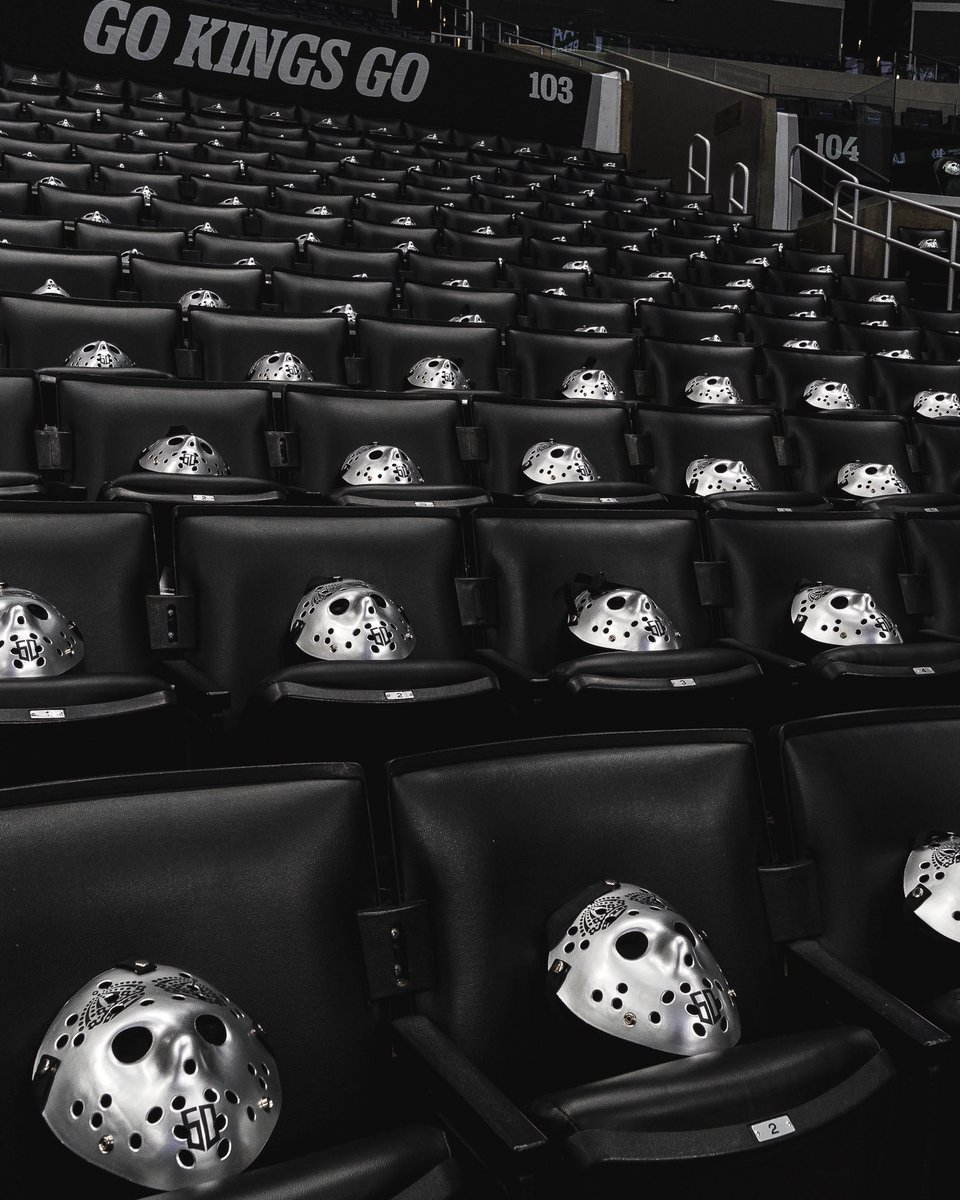 LAKings's tweet photo. .@cryptocomarena is ready for you ✨

Not too late 📲🎟️ https://t.co/DvBKAaBCfo https://t.co/EuEXaRHvsa