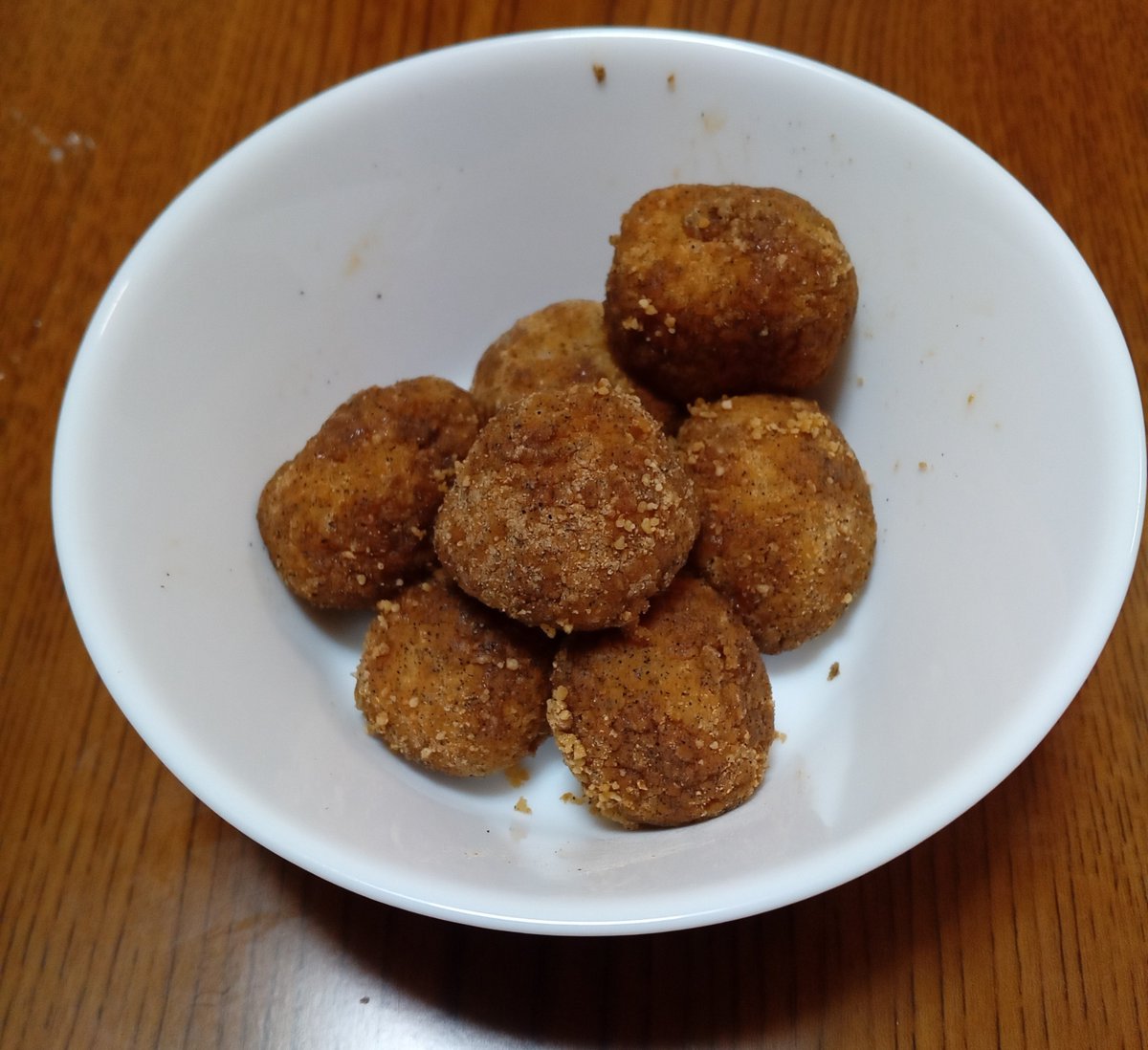 K94093189's tweet photo. 今日は、わらび餅を作りました✨️✨️丸めるの大変でした✨ https://t.co/mpWvQXf98m