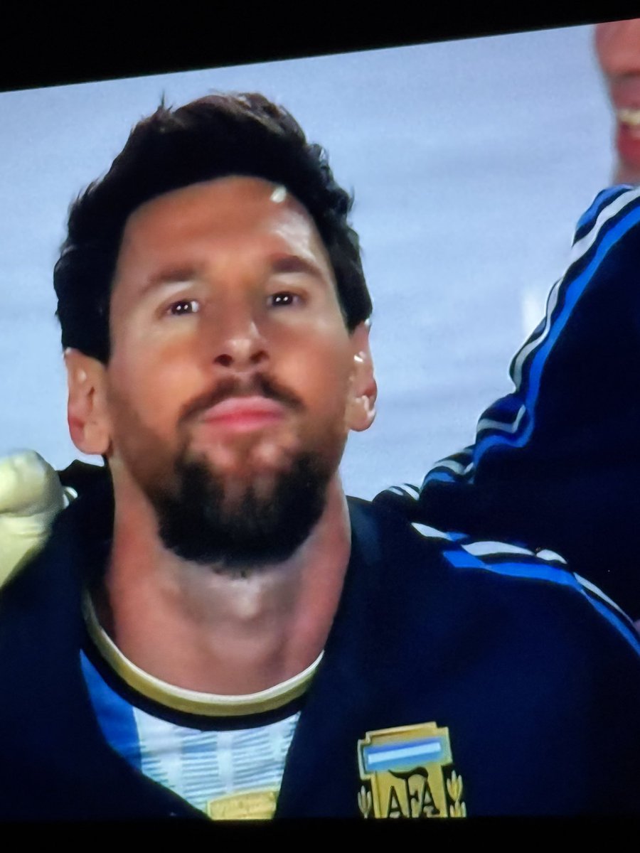 Perlavarga92's tweet photo. We alll right now 😫😭😭😭🫶💙 
#MESSI https://t.co/YH8UB3GOKJ