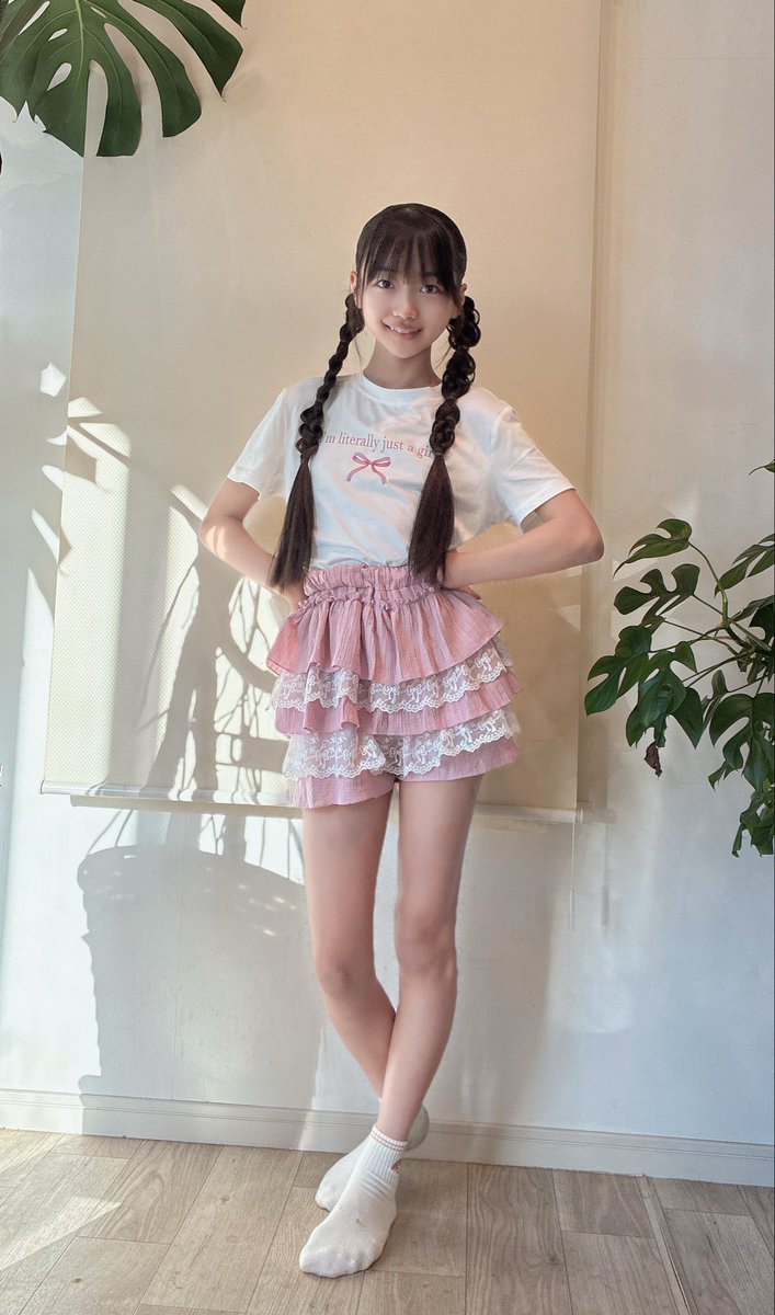 rea_model's tweet photo. おはよう♡
明日はめっちゃ楽しみな事があるんだー🫶行ってきます！

#通学コーデ　#小学生コーデ
#ヘアアレンジ　#js6 https://t.co/W6OgfNYR11