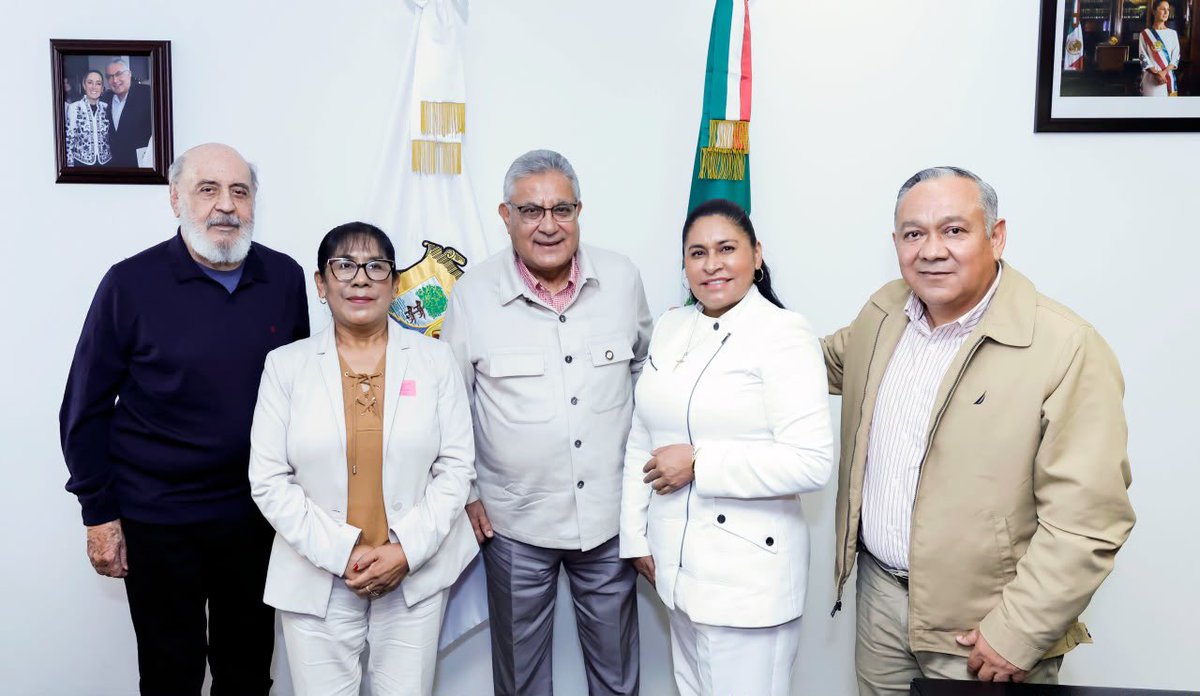 SNTEAgs's tweet photo. 🟠El Srio. Gral. del #SNTE y senador @AlfonsoCepedaMx, se reunió con los dirigentes de #Sección31 y #Seccion55, para dar seguimiento a las demandas del magisterio en #Tlaxcala. Asistieron el senador José Antonio Álvarez Lima y @AnaLiliaRivra, coordinadora de la transformación. https://t.co/9GHOyUdzIv