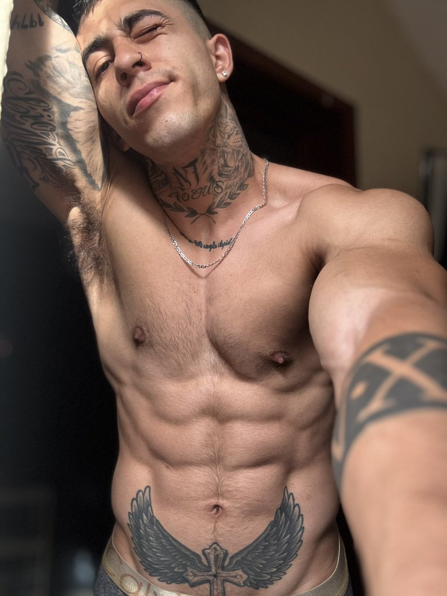 GioMalo_69's tweet photo. Dime dónde estás 🫦
#GioMalo #ViveLaExperienciaGioMalo #Malo #Tattooed #Fitness #TattooedMen #MexicanBoy #GioMaloTour #SinFiltro #Chacalón https://t.co/hqDKpQv4oc