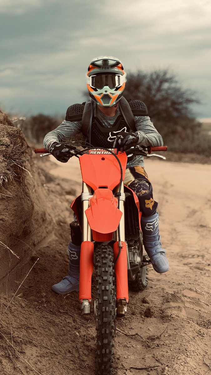 LimaMatiLima's tweet photo. Llegó el Uber moto bb https://t.co/7BDZO6nQV7