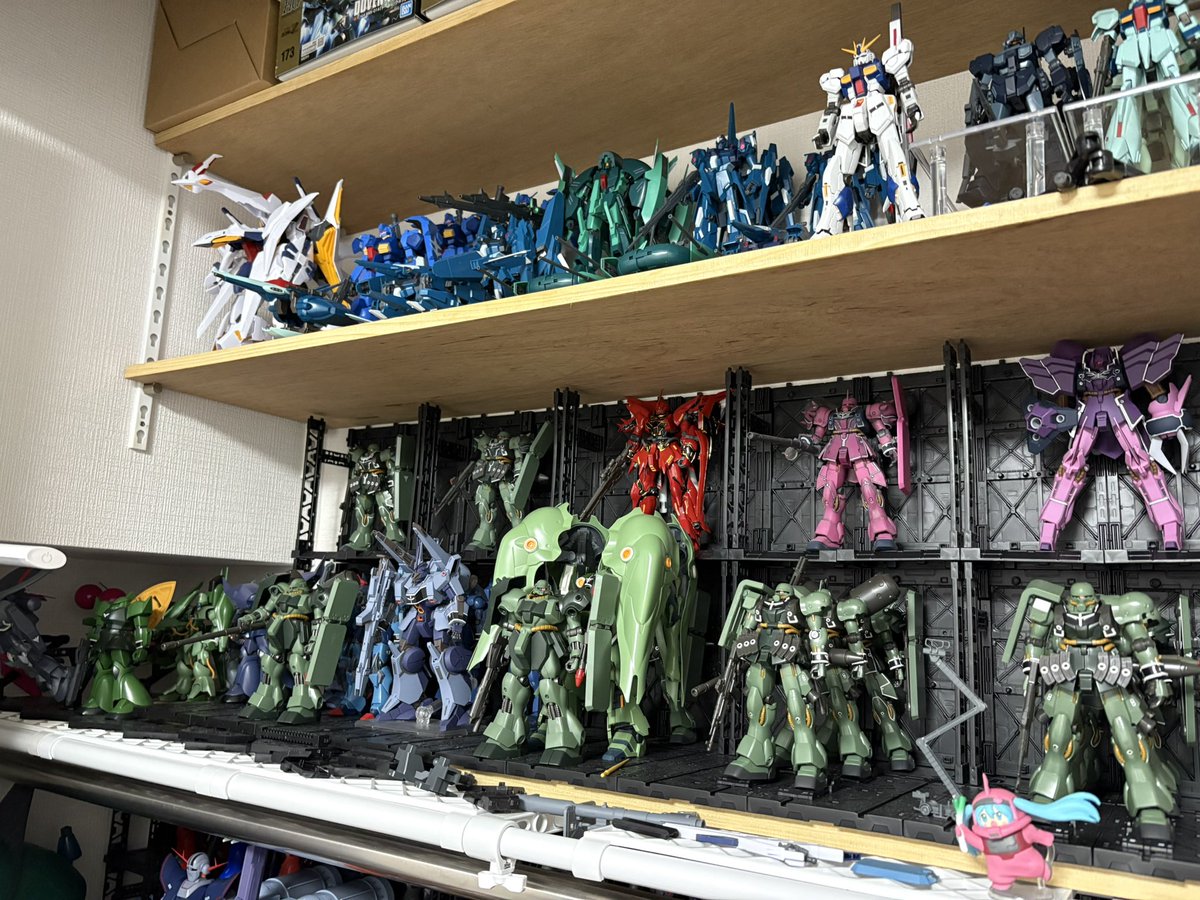 ShogunUru3777's tweet photo. @unc2d5 ち、違、、、これには訳がっっっ
私はジオン派です！
連邦のスパイじゃありませんっっ！

ああー！ユニコーン以降の連邦機デザイン好きー！ https://t.co/TfPf3i6IiS