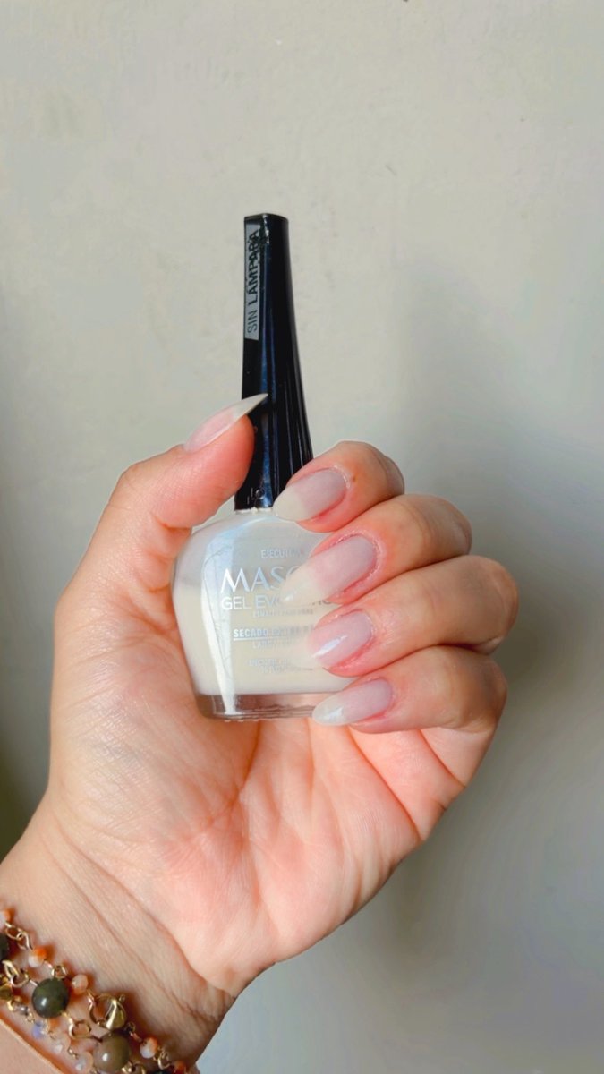 CaveroZelada's tweet photo. Uñitas siempre listas y lindas! 💅🥰🧚🏻♀️
#masglo
#ejecutiva https://t.co/Cv1oYKt5mM