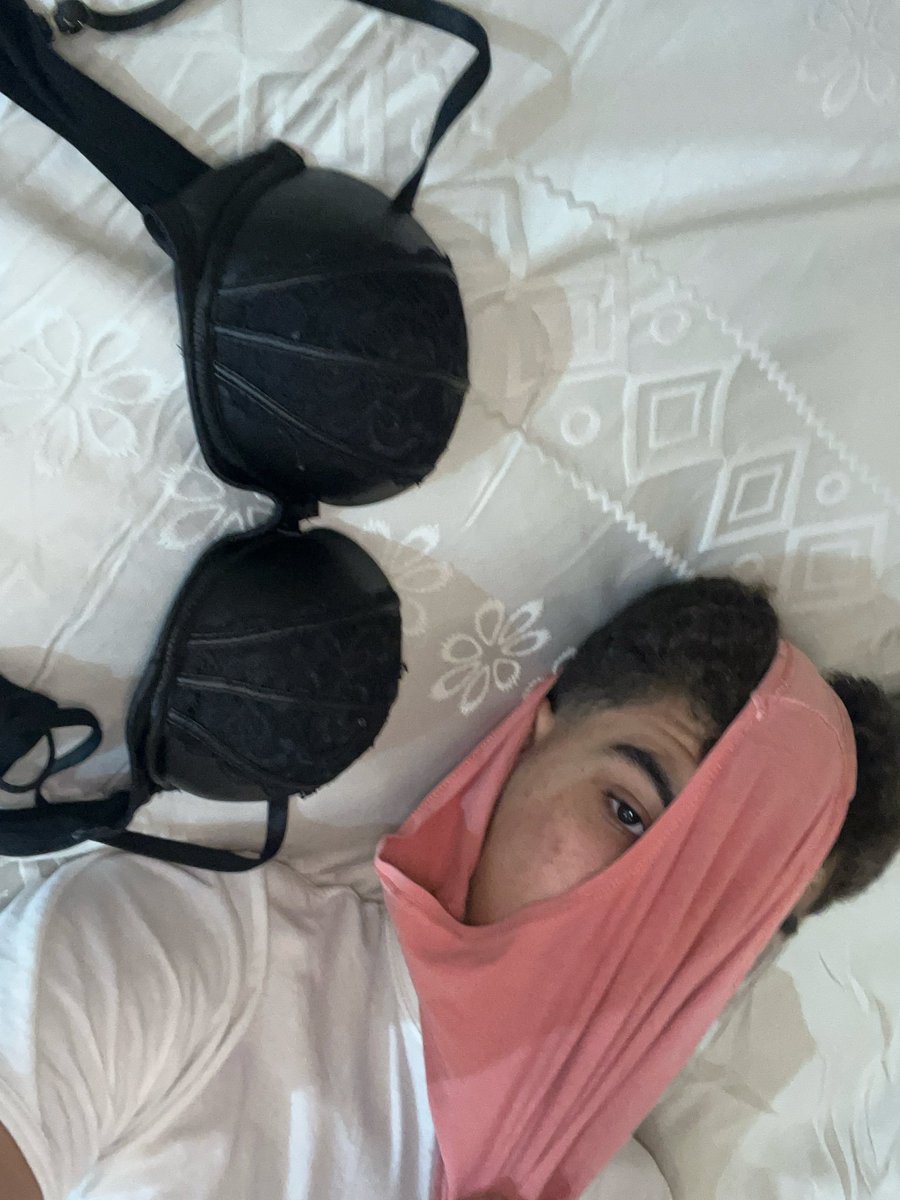 abdooooh99's tweet photo. تحب تنيكني بكلسون مامي  ولا بكلسون اختي 
احب اتناك وانا لبس لكلسون اختي وحق مامي تشمه اححححححح💋💋👅👅👅👅اااه محنه طيزي نارررر https://t.co/AVMGpZl7zd