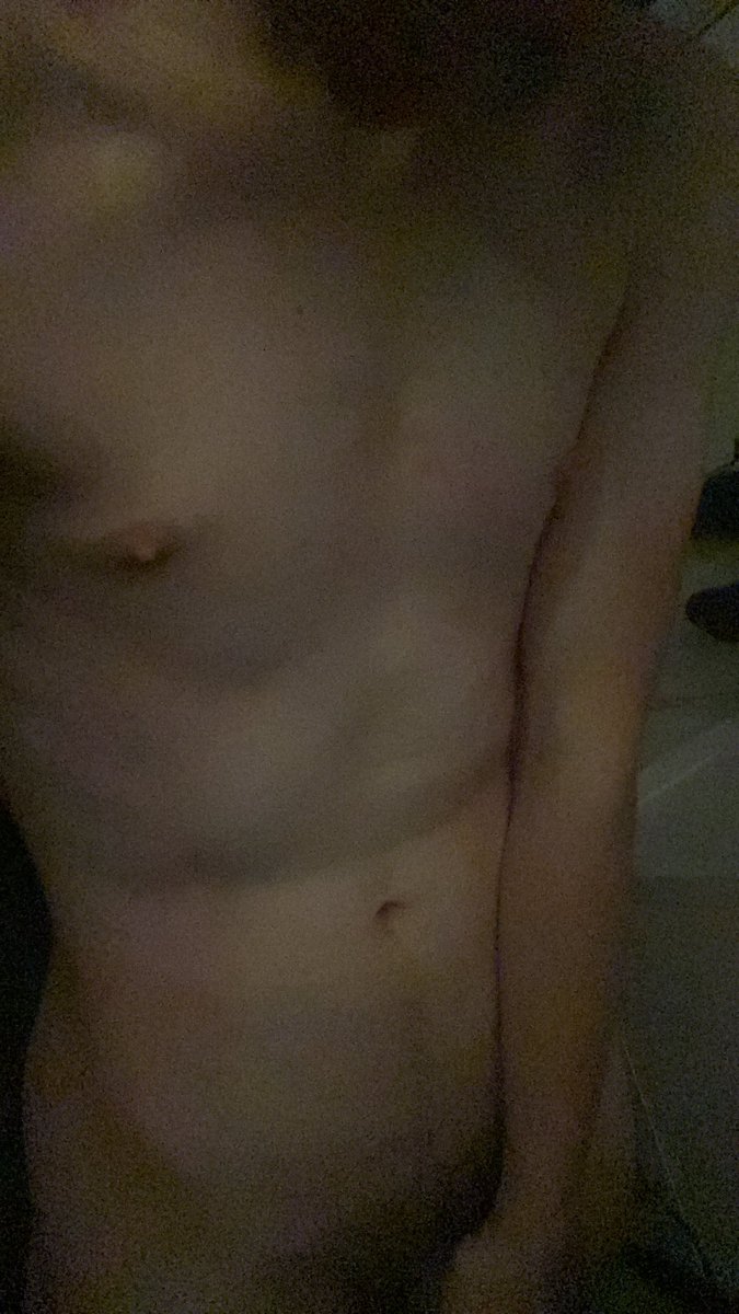 ConnorIsArti's tweet photo. Does this count for #tummytuesday 

Don’t be afraid to hmu

#mlm #twink #nsfw https://t.co/K1Ojvzs9O1